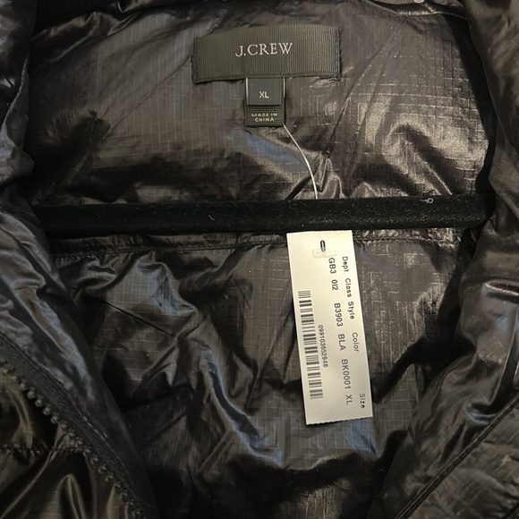 j.Crew down coast size XL🍎🍇🍎🍏 - Picture 3 of 4
